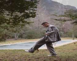 The actor is a big admirer of natural beauty and often photographs himself with beautiful background.